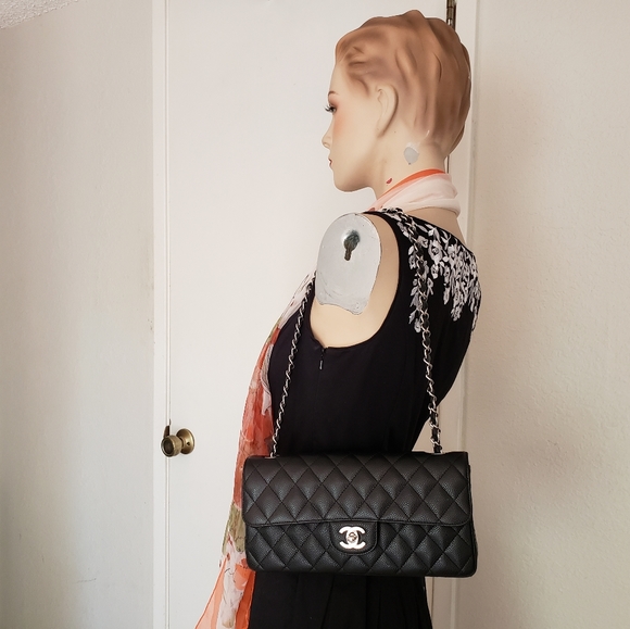 Chanel classic single flap black caviar silver har - Picture 3 of 8